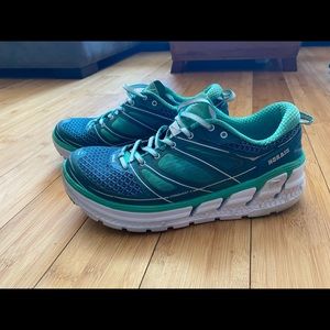 Hoka One One Women’s Conquest 2 size 10